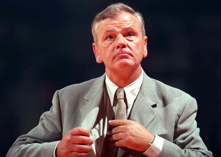 Dušan Duda Ivković u odelu, u snažnom portretnom kadru